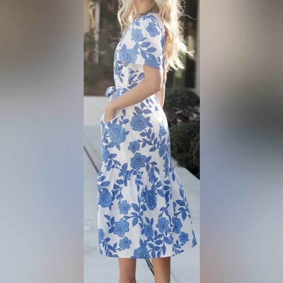 Baltic Born Blue Floral Midi Dress
Lydie Button Midi Dress - Picture 4 of 6